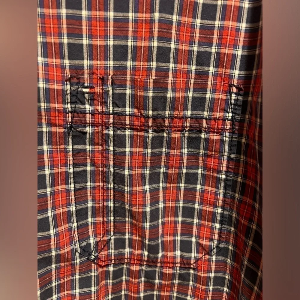 Vintage 07’ Tommy Hilfiger long sleeve button down plaid plaid size size Large